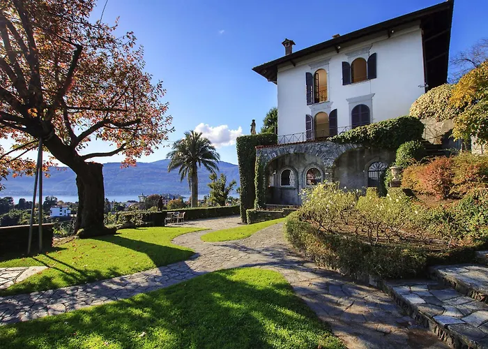 Villino San Remigio - Gracious With Pool & Views! 베르바니아